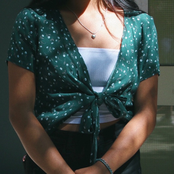 Brandy Melville Tops - Brandy Melville Rae Top